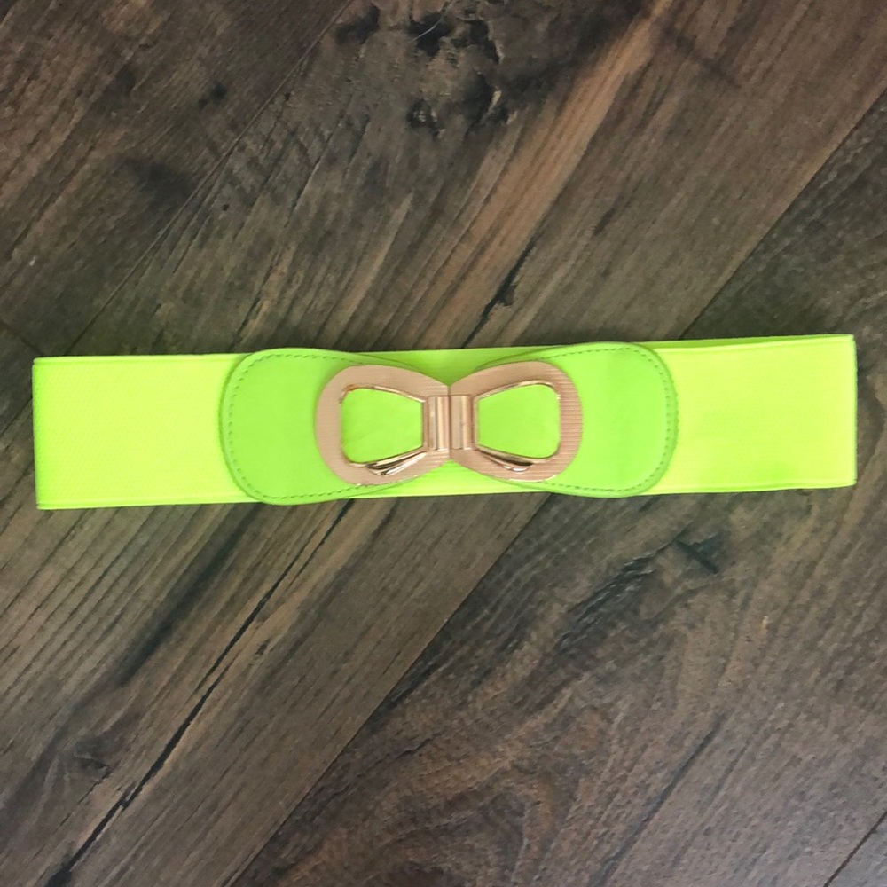 Stretch belt. Never worn.